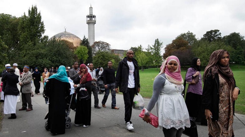 You are currently viewing برطانیہ میں عید کی گہما گہمی اور مبارک باد