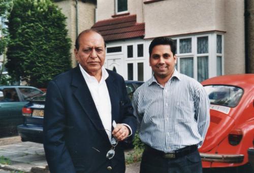 Fahim-Akhter-with-Prof.-Gopichand-Narang-1024x696